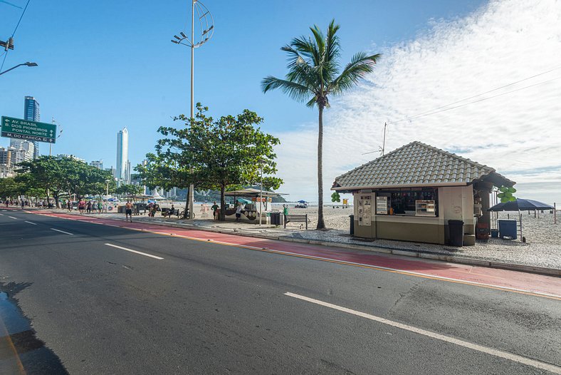 ITNC071- Alto padrão frente ao mar recém reformado